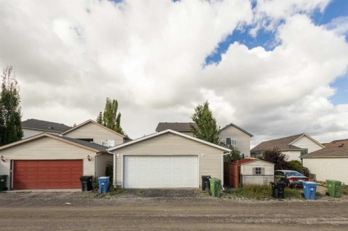 196 Eversyde Circle Sw, Calgary, AB 