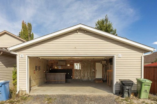 196 Eversyde Circle Sw, Calgary, AB 