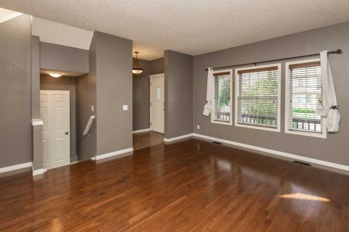 196 Eversyde Circle Sw, Calgary, AB 