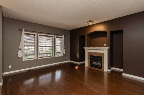 196 Eversyde Circle Sw, Calgary, AB 
