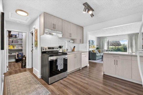 227 Lynnwood Drive Se, Calgary, AB 