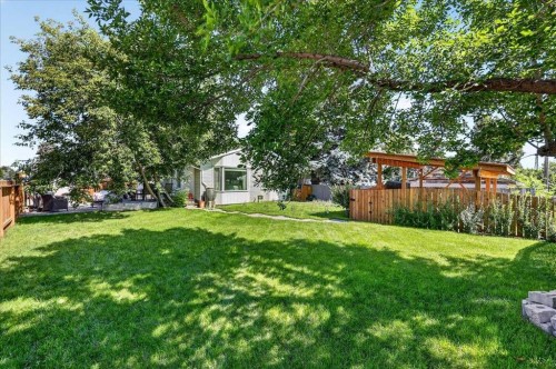 227 Lynnwood Drive Se, Calgary, AB 