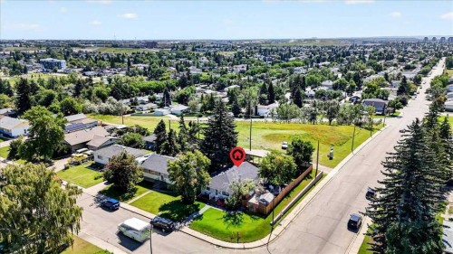 227 Lynnwood Drive Se, Calgary, AB 