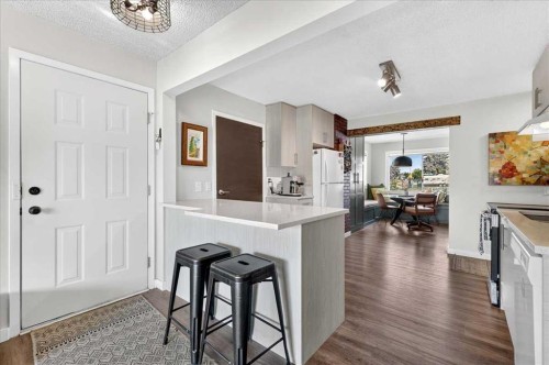 227 Lynnwood Drive Se, Calgary, AB 