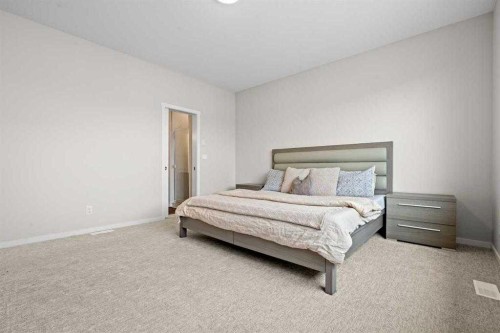 12 Southwinds Common Sw, Airdrie, AB 