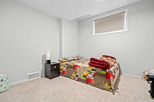 12 Southwinds Common Sw, Airdrie, AB 