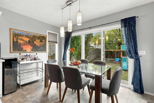 27 Chapman Close Se, Calgary, AB 