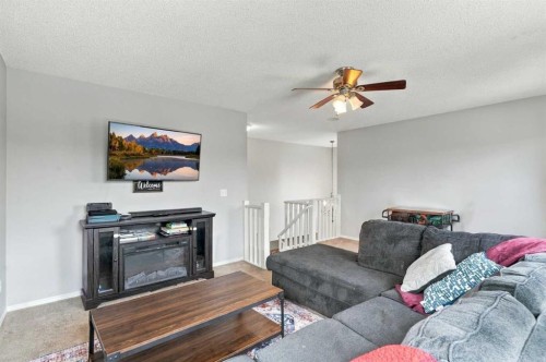 27 Chapman Close Se, Calgary, AB 