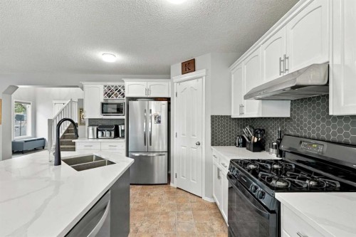 27 Chapman Close Se, Calgary, AB 