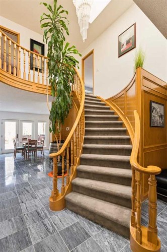 880 Shawnee Drive Sw, Calgary, AB 