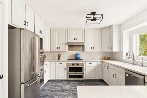 880 Shawnee Drive Sw, Calgary, AB 