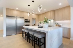 32 Spring Creek Point SW Calgary, AB T3H 6J4