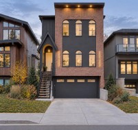 2220 8 Street NE Calgary, AB T2M 1S4