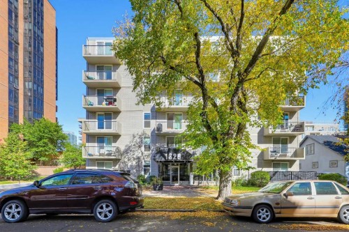302-1328 13 Avenue SW Calgary, AB T3C 0T3