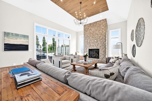 3743 36 Avenue Sw, Calgary, AB 