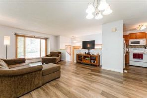 52 Covington Road Ne, Calgary, AB 