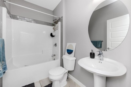 124 Corner Meadows Park Ne, Calgary, AB 