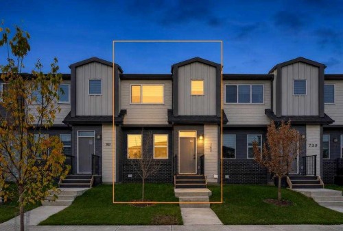 743 Wolf Willow Boulevard Se, Calgary, AB 