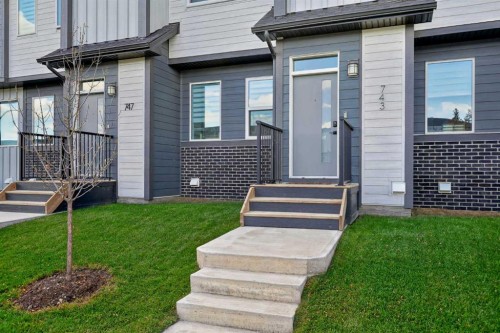 743 Wolf Willow Boulevard Se, Calgary, AB 
