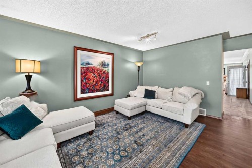 155 Strathcona Close Sw, Calgary, AB 