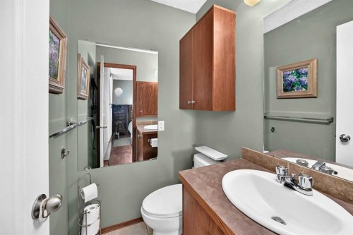 155 Strathcona Close Sw, Calgary, AB 