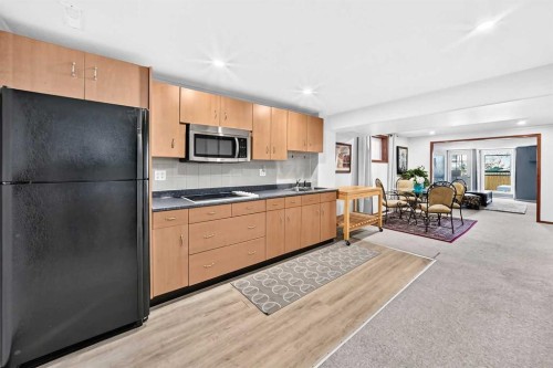 155 Strathcona Close Sw, Calgary, AB 