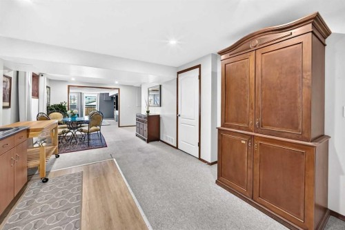 155 Strathcona Close Sw, Calgary, AB 