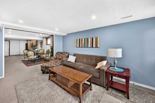 155 Strathcona Close Sw, Calgary, AB 