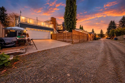 155 Strathcona Close Sw, Calgary, AB 