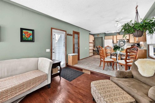 155 Strathcona Close Sw, Calgary, AB 