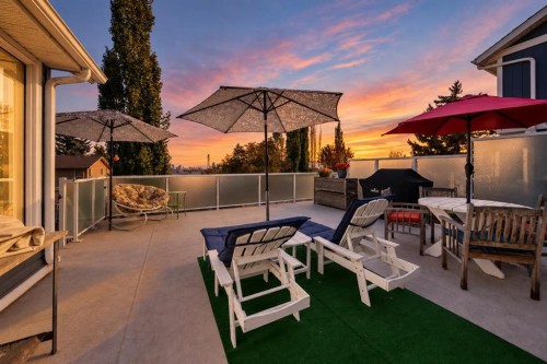 155 Strathcona Close Sw, Calgary, AB 