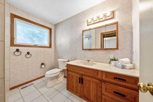 28 Brazeau Crescent Sw, Calgary, AB 