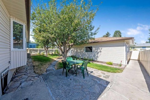 28 Brazeau Crescent Sw, Calgary, AB 