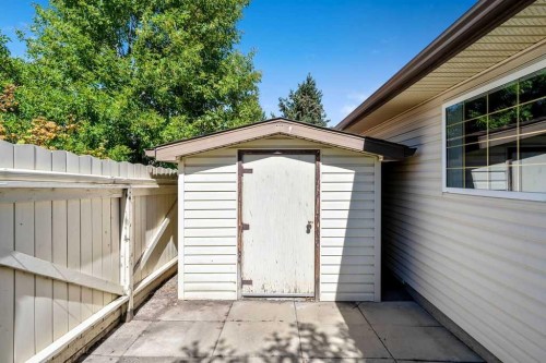 28 Brazeau Crescent Sw, Calgary, AB 