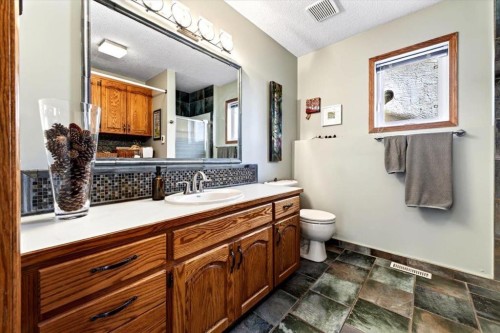 5 Sunset Crescent, Okotoks, AB 