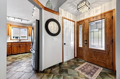 5 Sunset Crescent, Okotoks, AB 