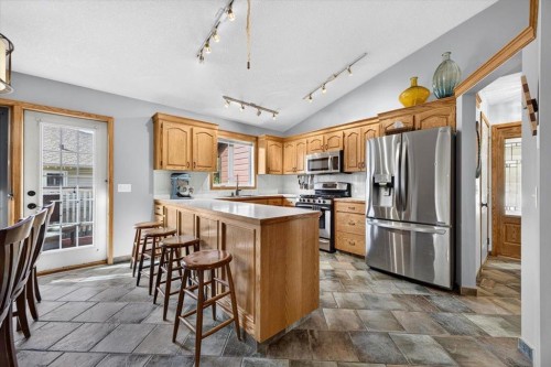 5 Sunset Crescent, Okotoks, AB 
