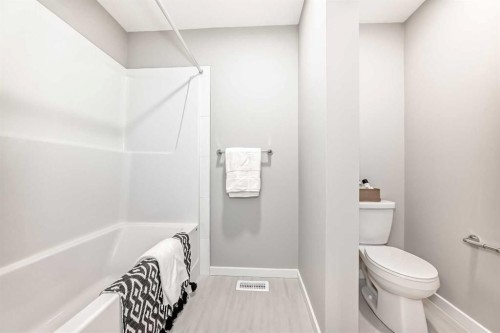 153 Rangeview Path Se, Calgary, AB 