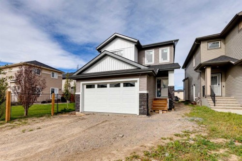844 Hampshire Crescent NE High River, AB T1V 0E4