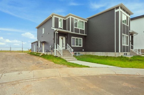 118 Saddlelake Manor Ne, Calgary, AB 