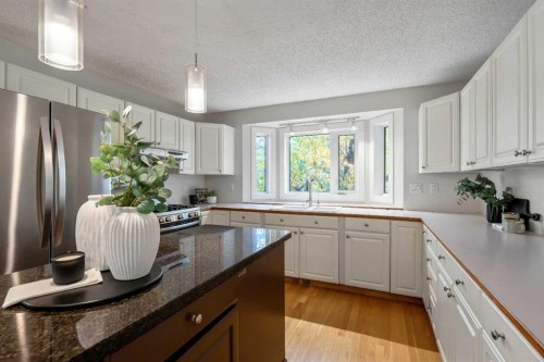 224 Varsity Crescent Nw, Calgary, AB 