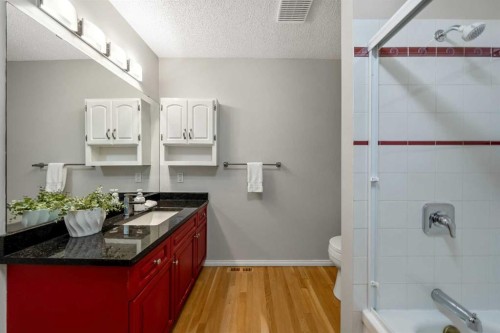 224 Varsity Crescent Nw, Calgary, AB 