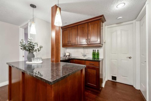 224 Varsity Crescent Nw, Calgary, AB 