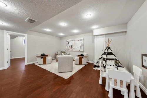 224 Varsity Crescent Nw, Calgary, AB 