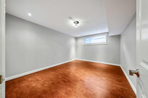 224 Varsity Crescent Nw, Calgary, AB 