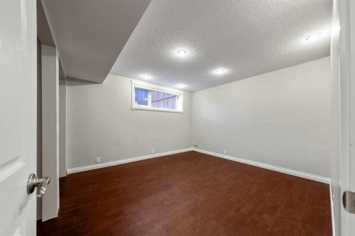 224 Varsity Crescent Nw, Calgary, AB 