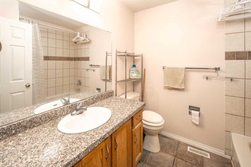 28 Hawkcliff Place Nw, Calgary, AB 