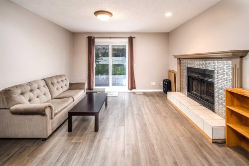 28 Hawkcliff Place Nw, Calgary, AB 