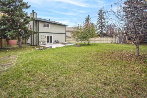 28 Hawkcliff Place Nw, Calgary, AB 