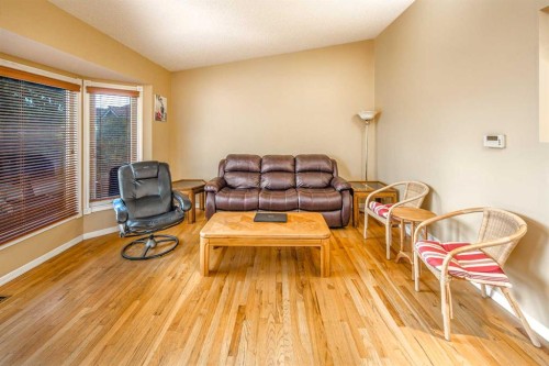 28 Hawkcliff Place Nw, Calgary, AB 